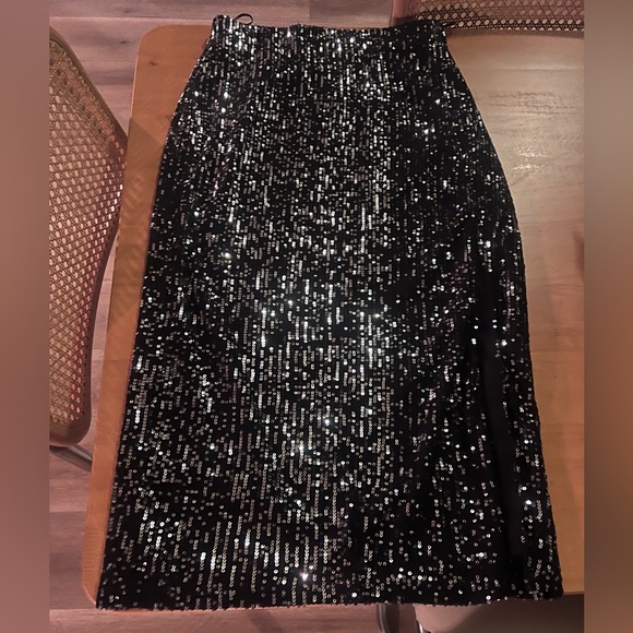 Greylin Karla sequin midi skirt with side slit - Picture 4 of 7